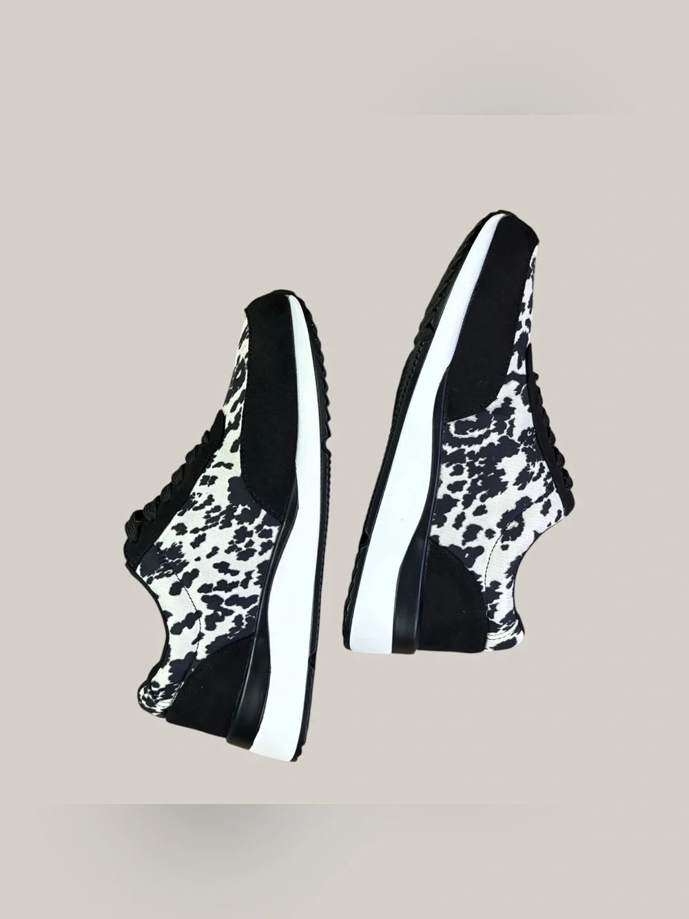 Crazy Train Cow Print Platform Sneakers Women’s Size 9 Lace Up Casual